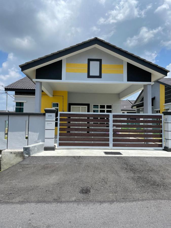 Bungalow Homestay Jasin Perdana Zewnętrze zdjęcie