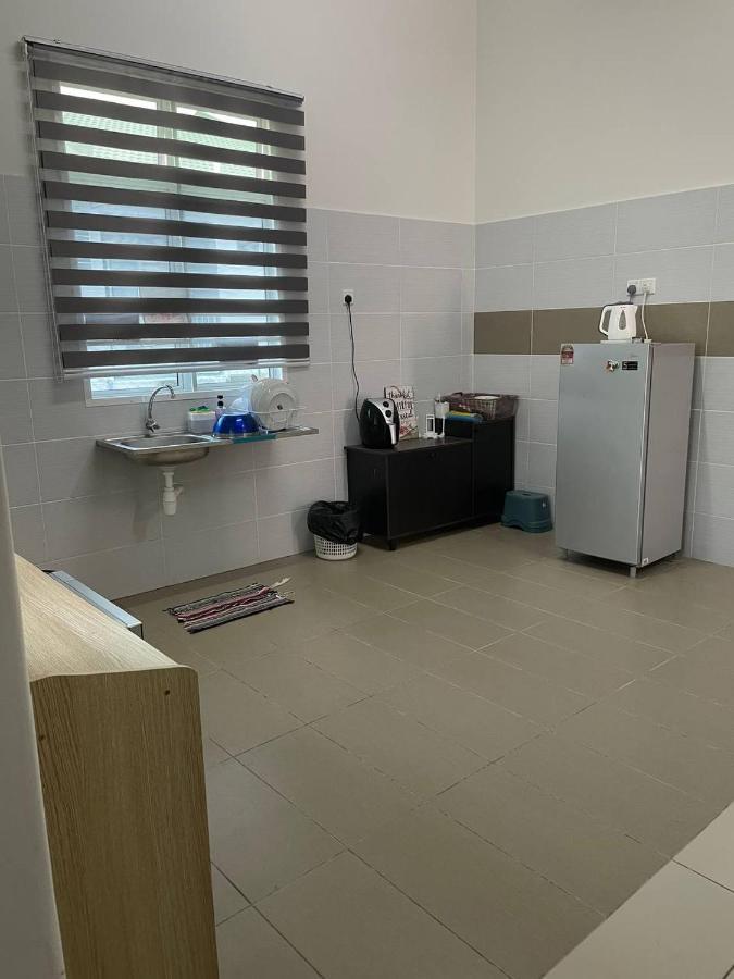 Bungalow Homestay Jasin Perdana Zewnętrze zdjęcie